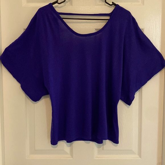 |•VICTORIA’S SECRET•| Sexy Open Back Purple Shirt S - Picture 4 of 9